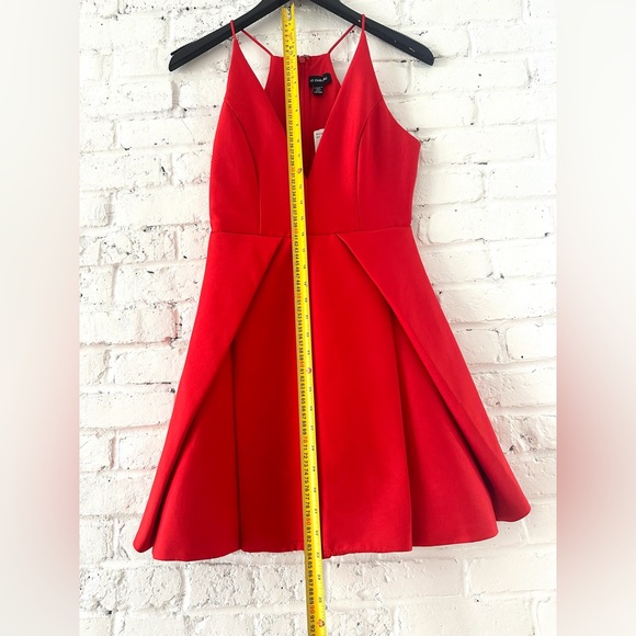 Le Château red cocktail dress - Picture 10 of 11